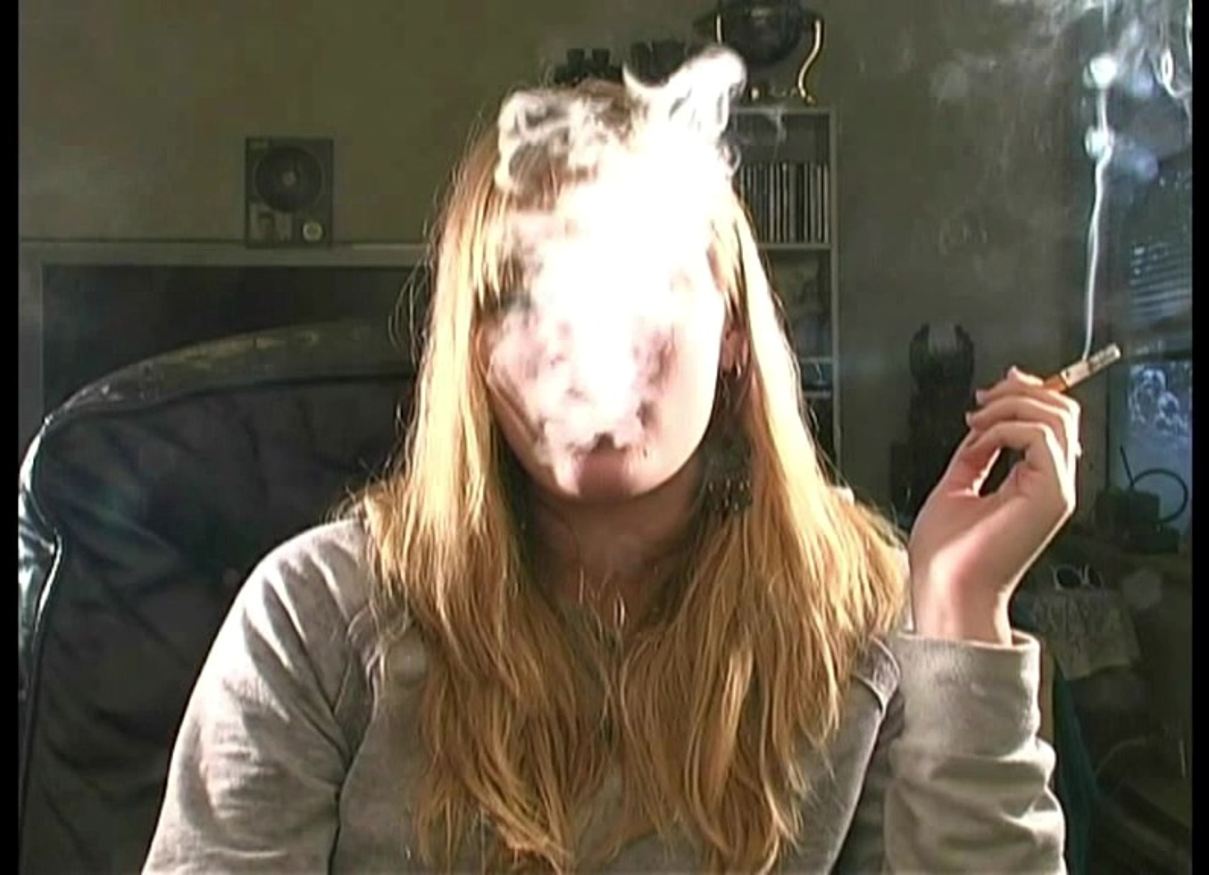 Anika 19 Yr Old Blonde Non-Nude Sfw Smoking Clips