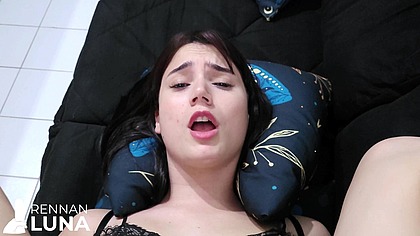 Ele Gozou no Meu Cuzinho e Continuou Fodendo Gostoso ate Me Fazer Gozar Varias Vezes!