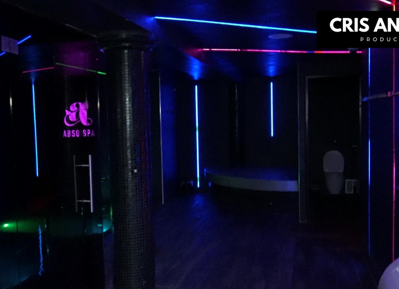 Inside Swinger Club - Abso Spa - France By Kyara Nyx - Elle Nous Fait Visiter Son Club Francais Prefere... - Part 01