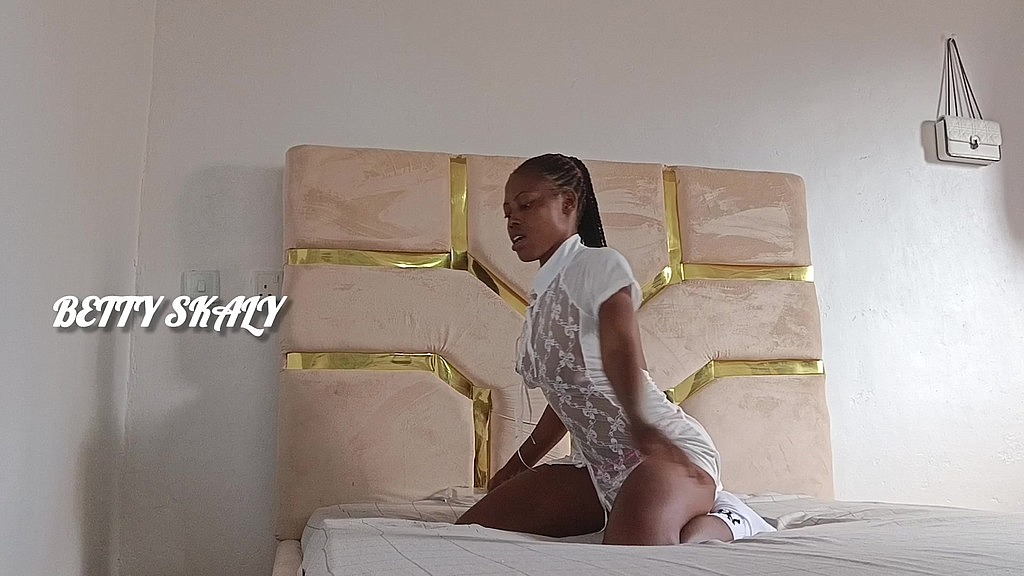 Мені довелося тихенько трахатися через мою сусідку (Піссі Іман, Бетті Скейлі) i had to fuck quietly because of my next-door neighbor (Pussy Iman, Betty skaly)
