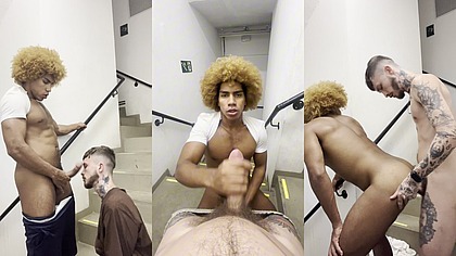 FUDENDO NA ESCADA DE EMERGENCIA DO SHOPPING