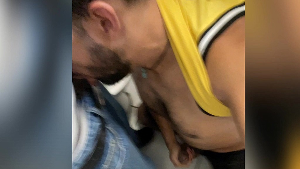 pegacao em banheiro de supermercado com seguranca novo. (Socyal Sem Camisa, Porn Backstage) pegacao em banheiro de supermercado com seguranca novo. (Socyal Sem Camisa, Porn Backstage)