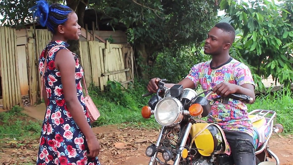 Una storia vera che vede protagonista uno sconosciuto a bordo di un mototaxi durante un tragitto che si trasforma in un incontro sessuale senza precedenti. (Jorelle Cmr, James Brayan) a true story involving a stranger on a motorcycle taxi during a ride that turns into an unprecedented sexual encounter. (Jorelle Cmr, James brayan)
