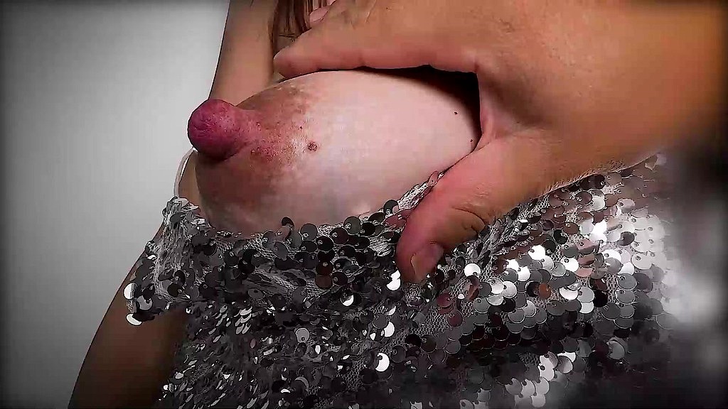 Gigioficial, Stan: il primo sesso della ragazzina con i capezzoli più grandi del mondo! nel giorno del suo 19esimo compleanno (AnalVids.com) the first sex of tiny girl with biggest nipples in the world! on her 19-th birthday (Gigioficial, Stan)