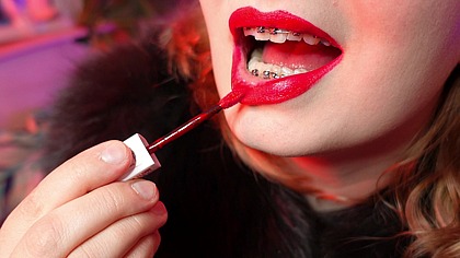 ASMR fur lips video (Arya Grander)