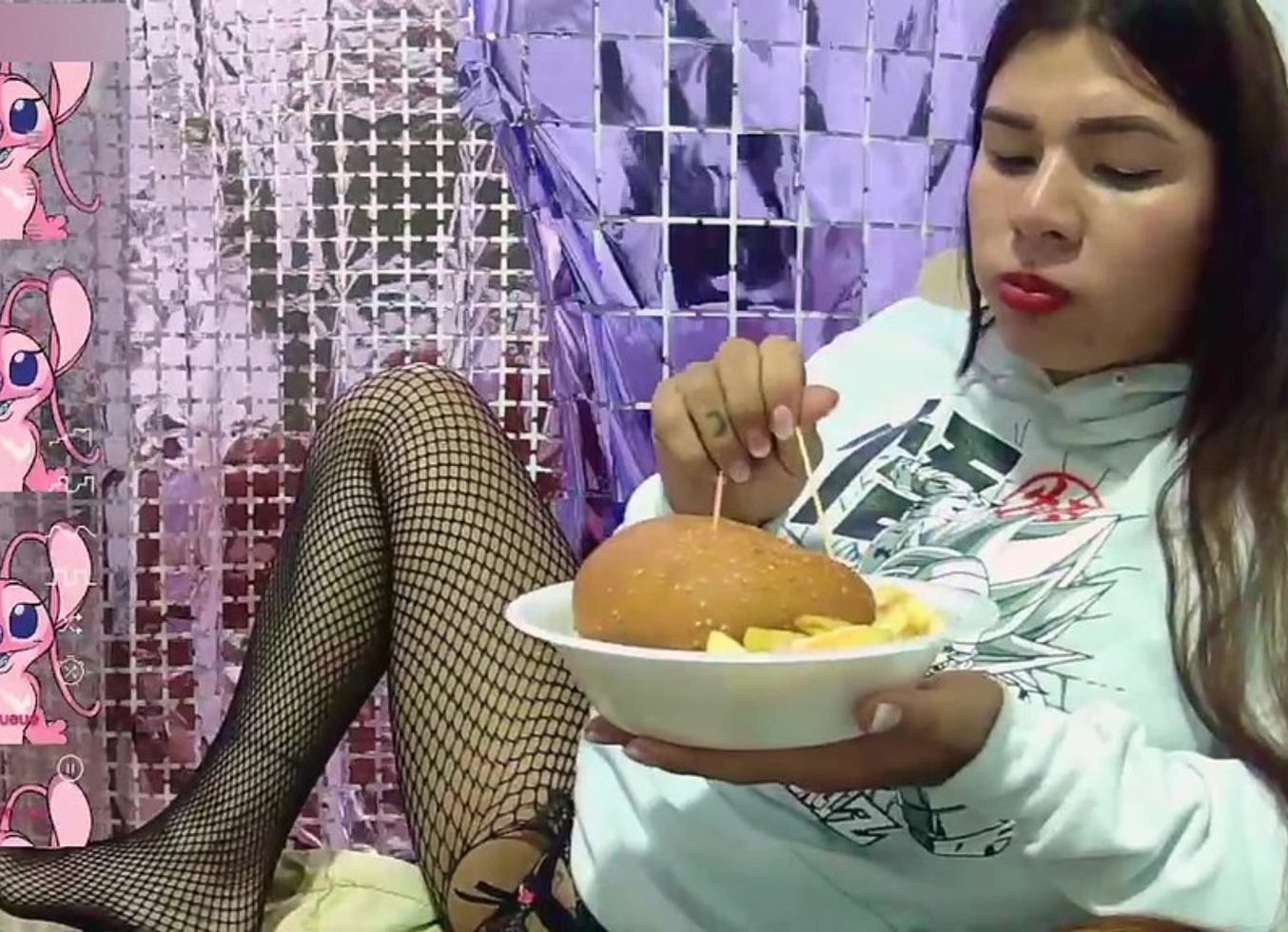 Ts Angelique Monroe - What I Do Between the Sexy Scenes During a Webcam Show