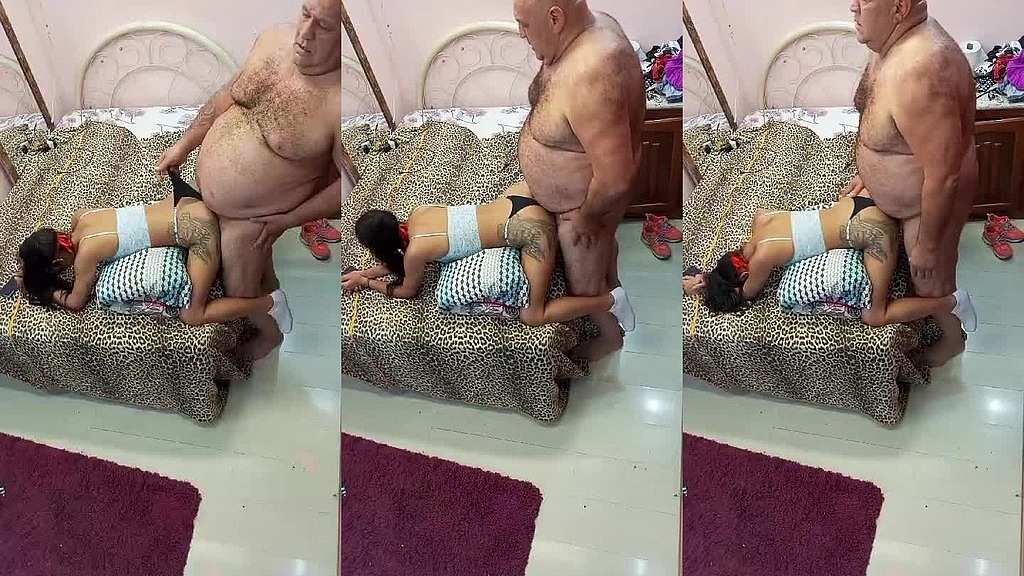 novinha gosta de ficar de quatro para esse grandao safado (Tiuzao, Princesa Do Anal) novinha gosta de ficar de quatro para esse grandao safado (Tiuzao, Princesa Do Anal)