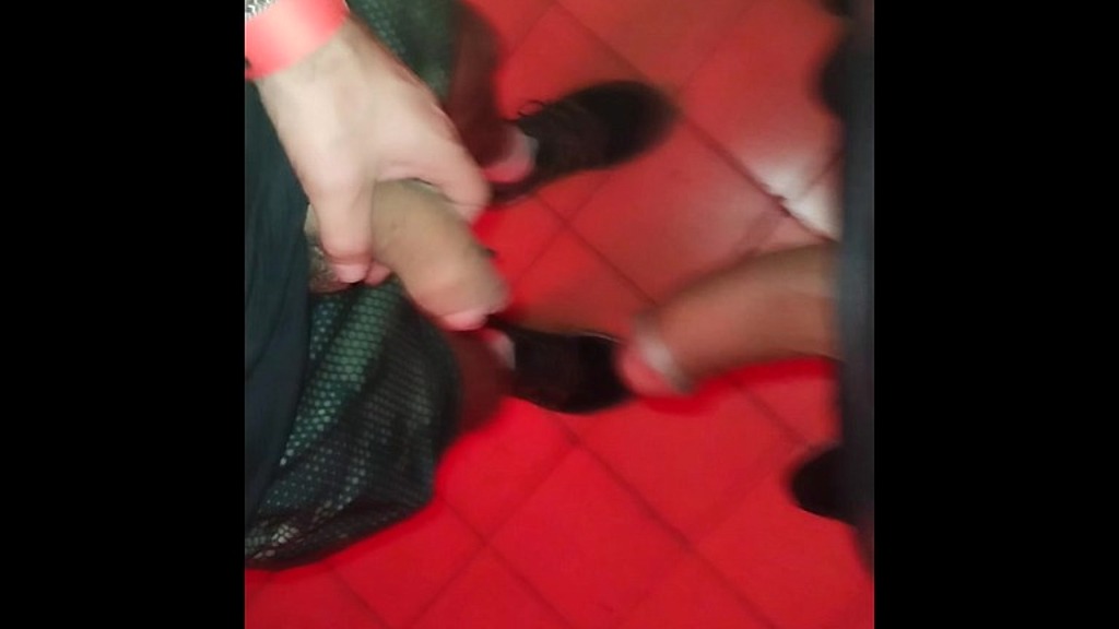o cara mijando e eu manjando para depois chupar e da gostoso. (Junior Delao, Professor Dotadu) o cara mijando e eu manjando para depois chupar e da gostoso. (Junior Delao, Professor Dotadu)