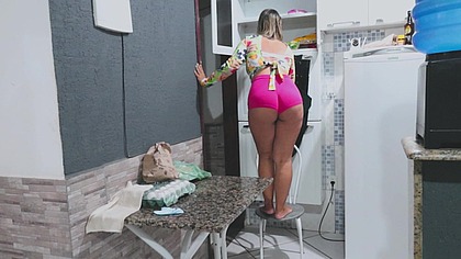 Fui pedir acucar para meu vizinho, acabei gozando no pau dele!