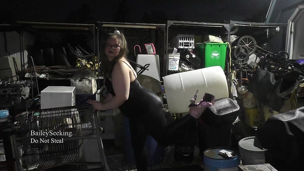 bayonetta cosplay smoke (Bailey Seeking) bayonetta cosplay smoke (Bailey Seeking)
