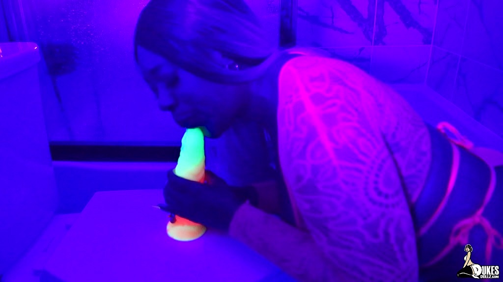 shanice luv: squirting in the shower (Dukes Dollz, Shanice Luv) shanice luv: squirting in the shower (Dukes Dollz, Shanice Luv)