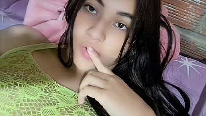 Te gusta como me toco mi pussy y mis grandes tetas