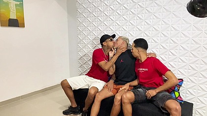 A CASA MAIS QUENTE DO BRASIL E A CASA DO CASALL SAGAZ, SEMPRE TEM PUTARIA E SURUBA, EU E MEUS AMIGOS GOZAMOS MUITO! - CASALL SAGAZ