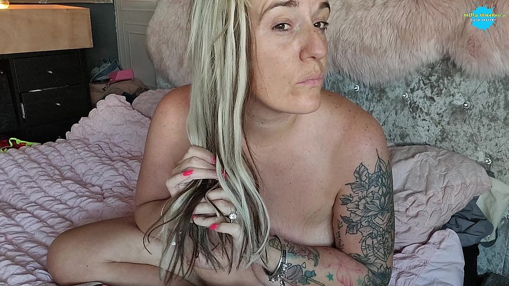 sitting pretty (Pinky Pussy) sitting pretty (Pinky Pussy)