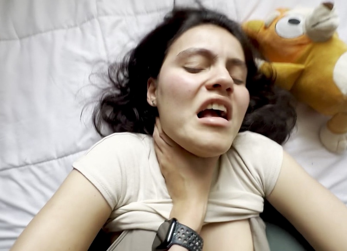 Dos Mujeres Con Curiosidad E Inocencia Follan Duro