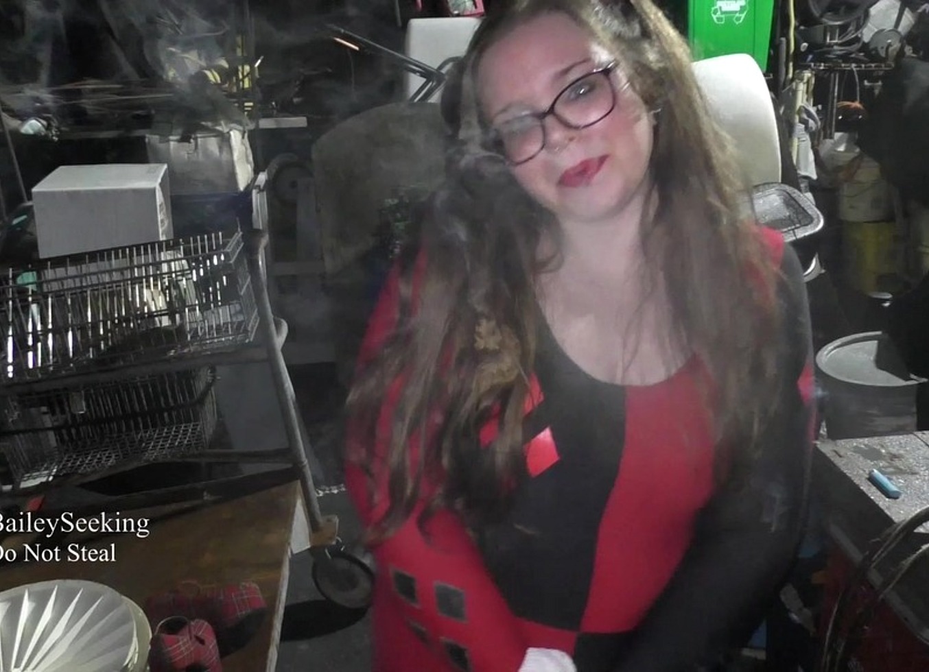 Harley Quinn Cosplay Smoke - Ad