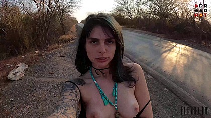 Ela fez eu parar no meio da estrada para eu gozar na boquinha dela, Dread hot fazendo sexo em publico