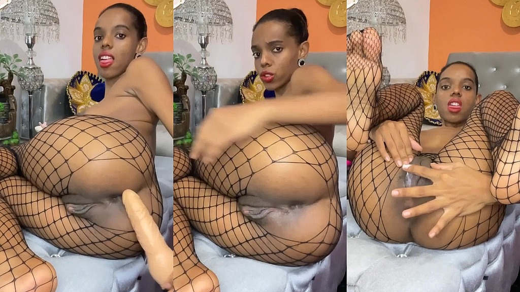 te quieres comer esta cosita de chocolate papi (La flaca chula) te quieres comer esta cosita de chocolate papi (La flaca chula)