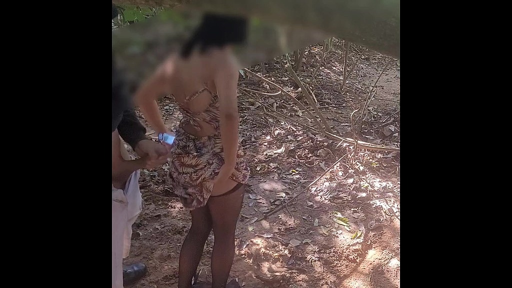de vestido abaixando a calcinha no mato sexo com gozanda dentro (Marypyter, Pyter) de vestido abaixando a calcinha no mato sexo com gozanda dentro (Marypyter, Pyter)