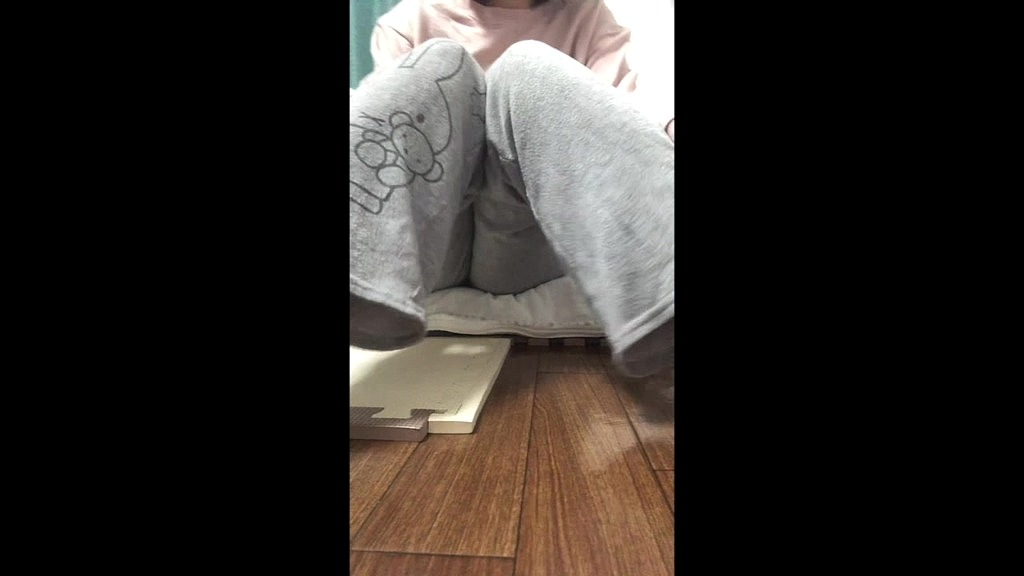 1人でカメラの前でオナニーして自分のオナニーしてる姿をみて興奮するオナニーし初めの女子◯生。 (Momoka, Nono) 1人でカメラの前でオナニーして自分のオナニーしてる姿をみて興奮するオナニーし初めの女子◯生。 (Momoka, Nono)