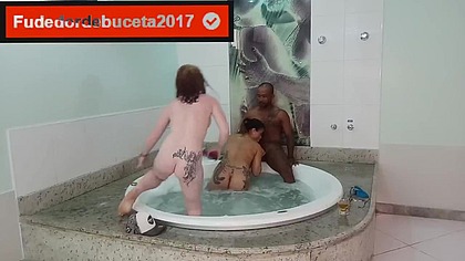 duas lindas novinhas no motel pura ostentacao empurrei o pau em LORRANY EXOTICA E ELIANE FURACAO