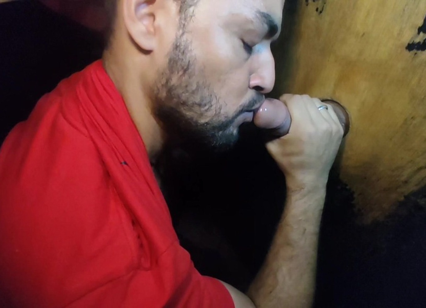 Pegacao Entre Machos Hot Guy Leva No Buraco Da Gloria - Cena 01