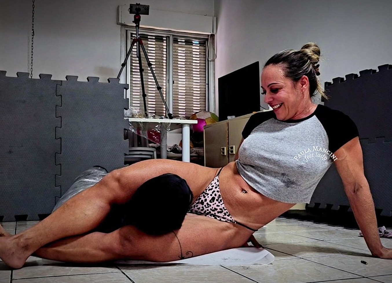 Leg Lock On Mummified Man