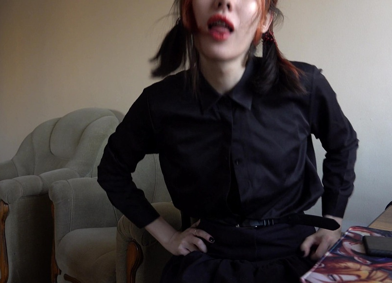 Trans In Black Suite Fuck The Pussy Toy And Make Great Cum. Debut Video