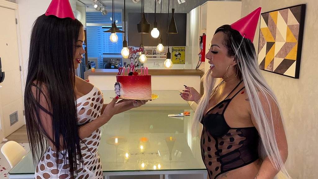 no aniversario da minha irma bianca ferraz dei bolo como buceta pra ela comer (Bianca Ferraz, Aylla Gatinna, Bianca Ferraz, Alice Lins Official) no aniversario da minha irma bianca ferraz dei bolo como buceta pra ela comer (Bianca Ferraz, Aylla Gatinna, Bianca Ferraz, Alice Lins Official)