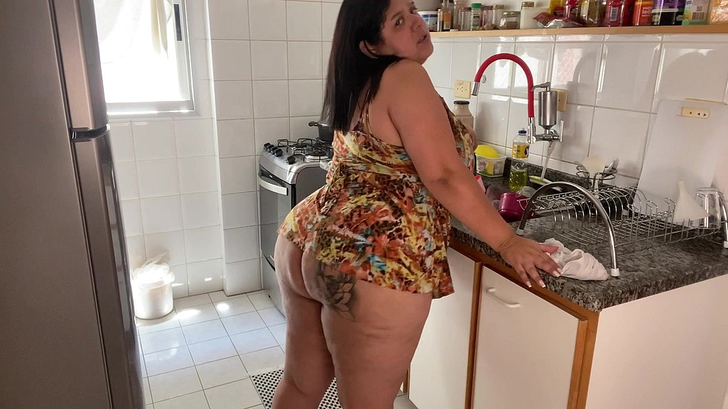 fui cozinhar e acabei enfiando a cenoura no cu e fazendo uma dp com os vegetais - mary jhuana (Mary Jhuana) fui cozinhar e acabei enfiando a cenoura no cu e fazendo uma dp com os vegetais - mary jhuana (Mary Jhuana)