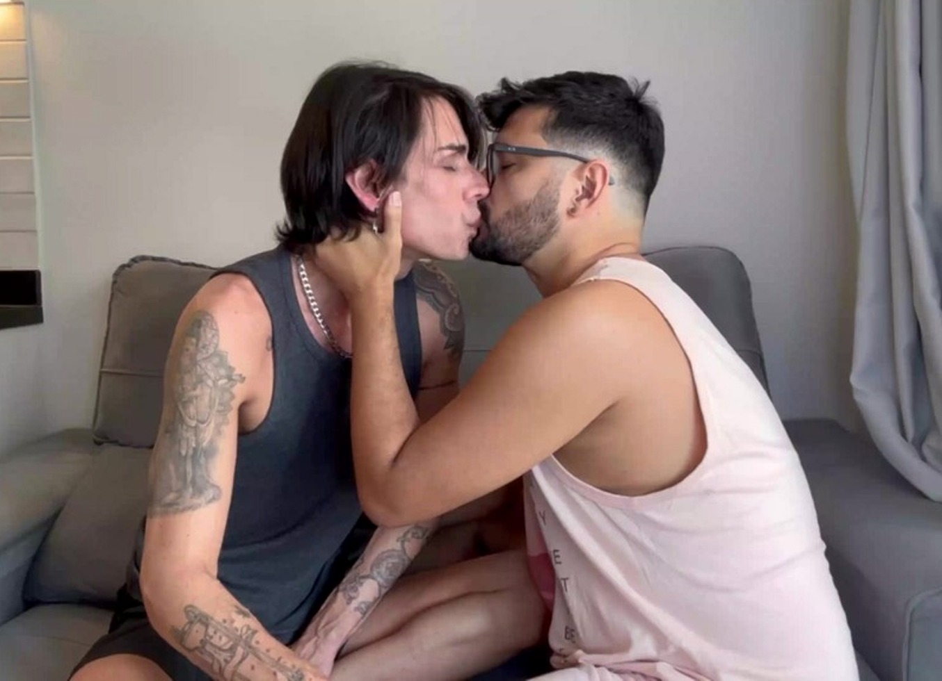 Marcos Goiano - Puto Engasgando Na Caceta Grossa Do Boy - Caralhudo Rasgando Meu Rabo - Sexo Sem Camisinha Com Dotadao Paulista