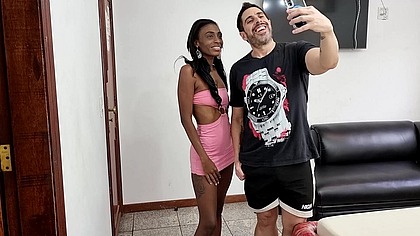 Bastidores da primeira vez sem mascara da safada Negra Flor dando cu na pele pro Jr Doidera