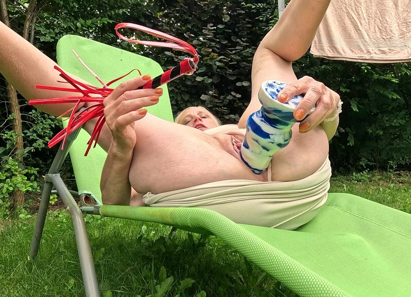 Mega Dildo In My Prolapse Pussy