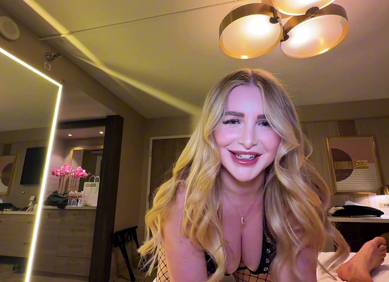 Busty And Fat Ass Madison Lanez Fucked By My Huge Cock