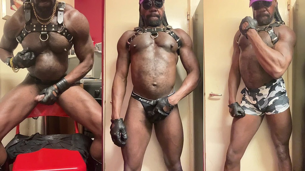 black sexy bodybuilder solo strip and koi wank cum bust (Brodyrichardson) black sexy bodybuilder solo strip and koi wank cum bust (Brodyrichardson)