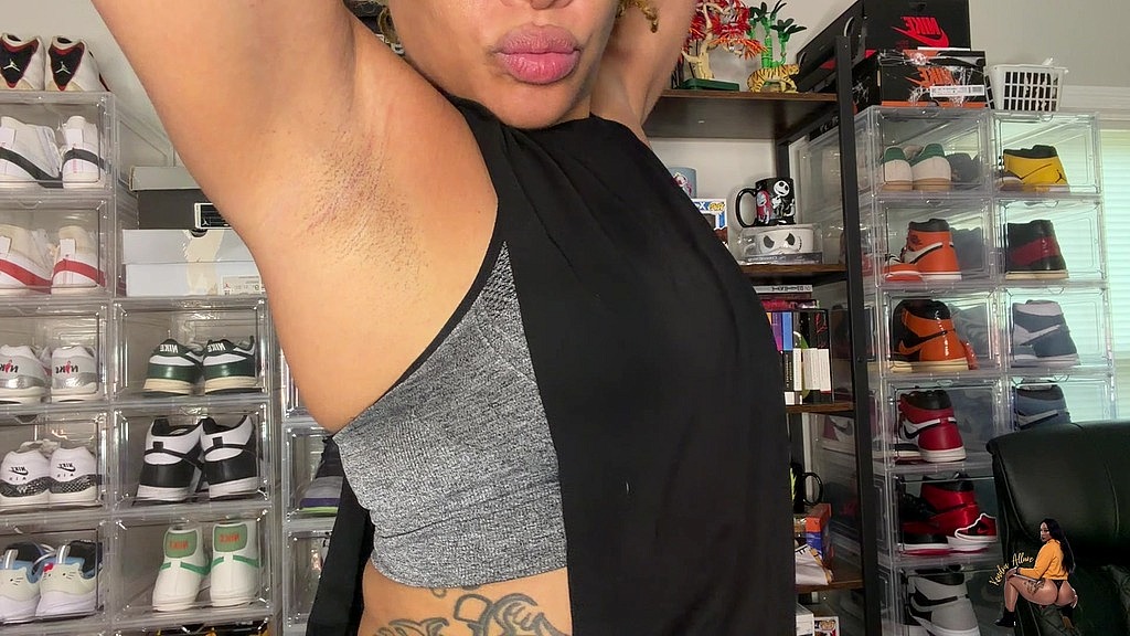 sweaty armpit worship and joi (Kendra Allure) sweaty armpit worship and joi (Kendra Allure)