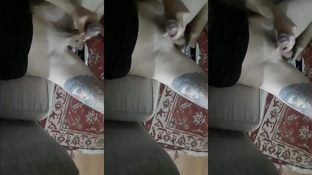 solo male masturbating homemade huge dick (Matias Valencia) solo male masturbating homemade huge dick (Matias Valencia)