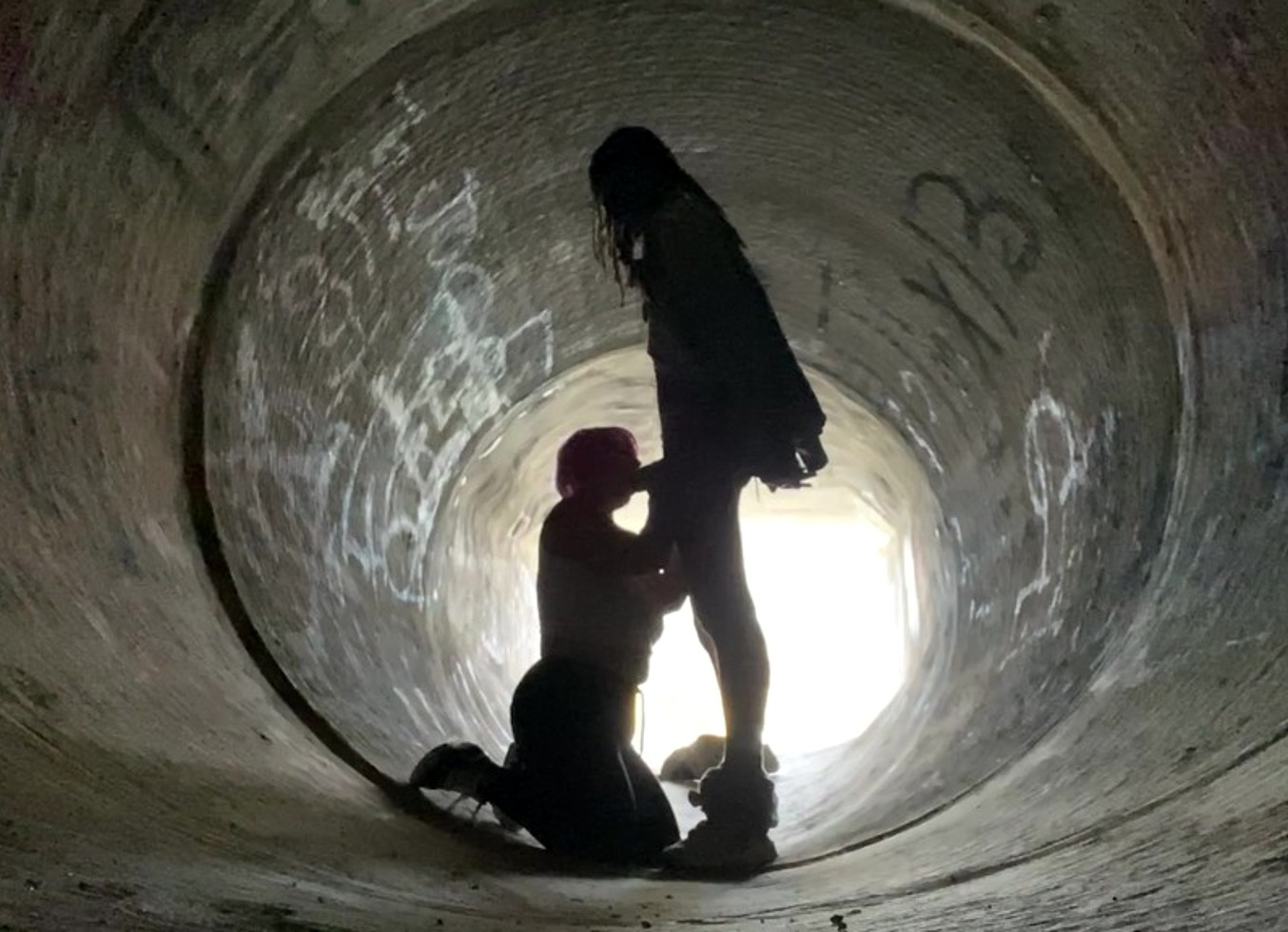 Tunnel Blowjob