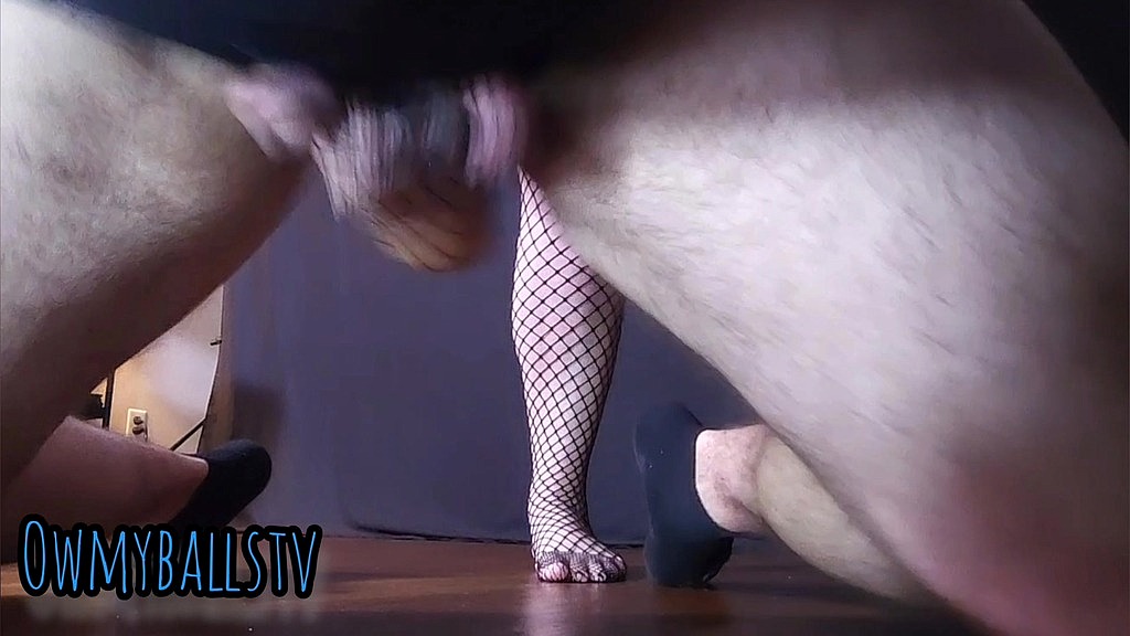 kicks from behind! (LillyLotusEater, Showtime) kicks from behind! (LillyLotusEater, Showtime)
