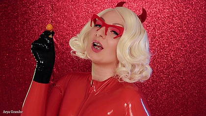 ASMR in latex - mukbang