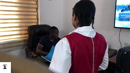 HORNY COLLEGE STUDENT SEDUCED HEAD TEACHER INSIDE HIS OFFICE DURING SCHOOL HOUR