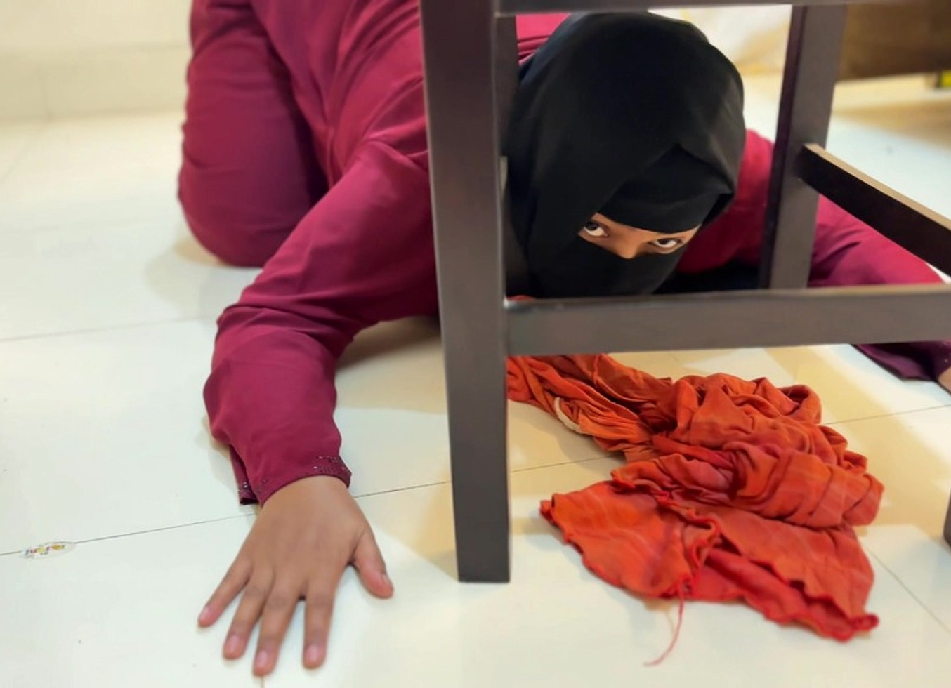 Hot Stepmom Stuck Under Bed And Want Anal Fuck Inside Her Big Ass!