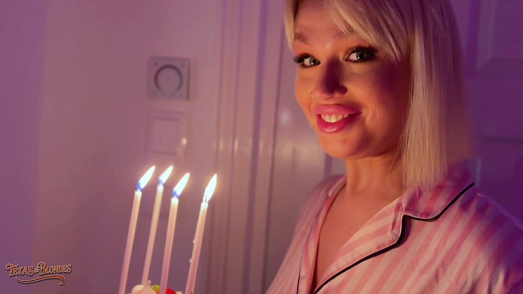 блондинки грета фосс і віра jarw діляться паном. техаський товстий член! (Грета Фосс, Віра Джарв, містер Техас) blondes greta foss & vera jarw shares mr. texas s thick cock! (Greta Foss, Vera Jarw, Mr Texas)