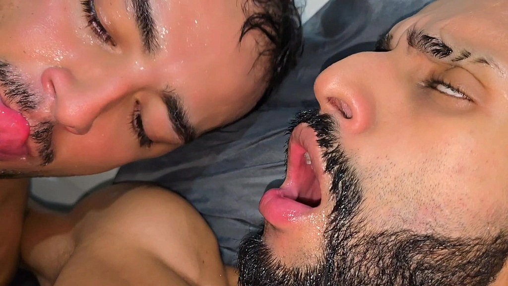 twink levando uma surra de rola de dois machos depois do futebol na praca. (Socyal Sem Camisa, Diego Maldonatt00,Silper) twink levando uma surra de rola de dois machos depois do futebol na praca. (Socyal Sem Camisa, Diego Maldonatt00,Silper)