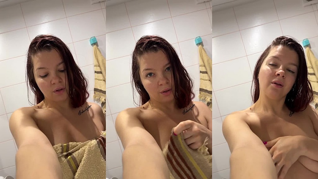 shower time (Renata Fox) shower time (Renata Fox)