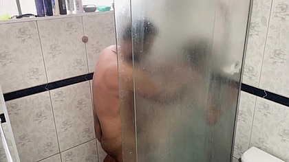 Foda-me no Chuveiro, Na Cama e Deixe-me Engolir o leite grosso.