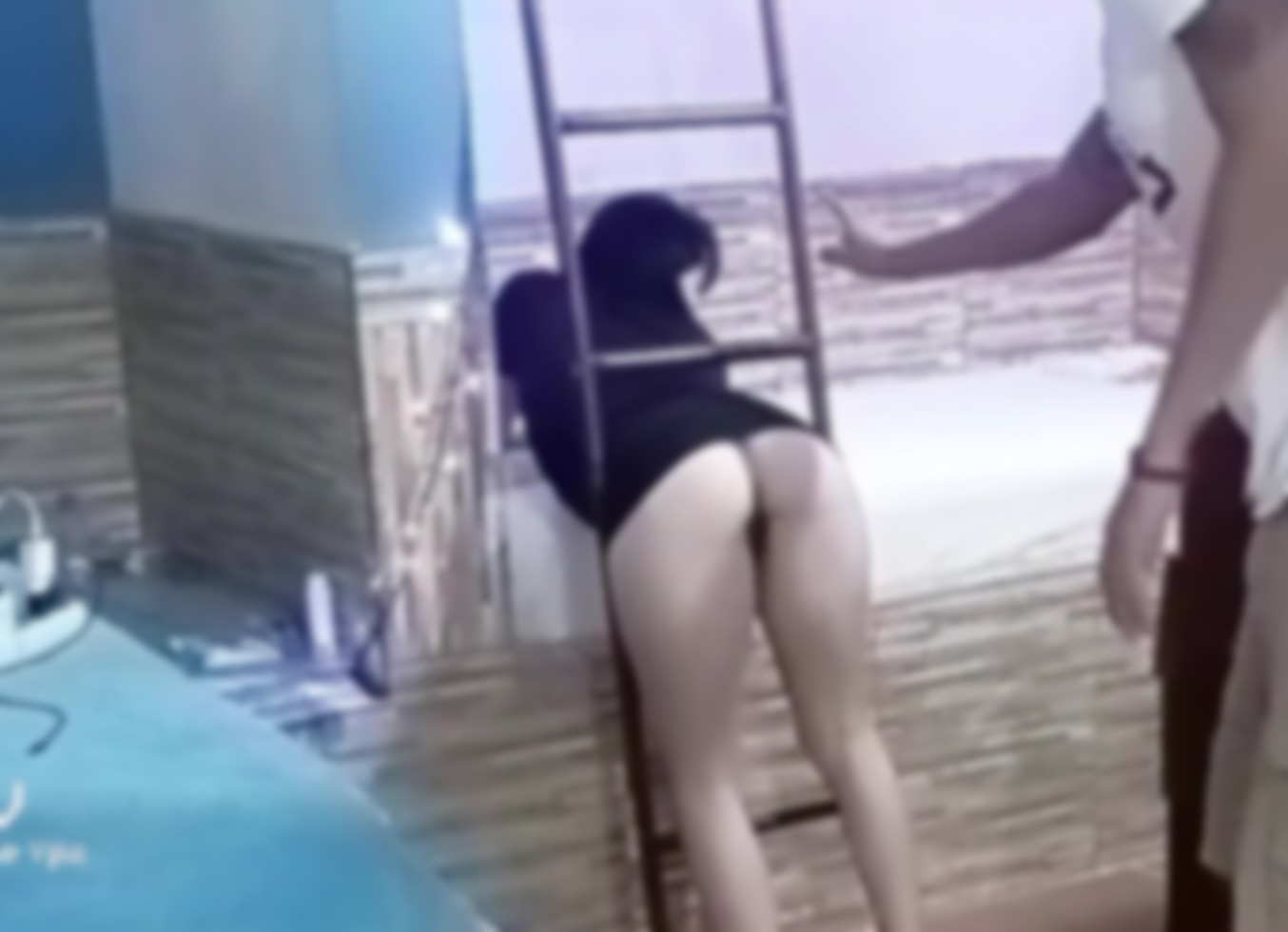 Stepdaughter Gets Stuck And Her Stepdad Takes Advantage Of Fucking Her Fat Pussy