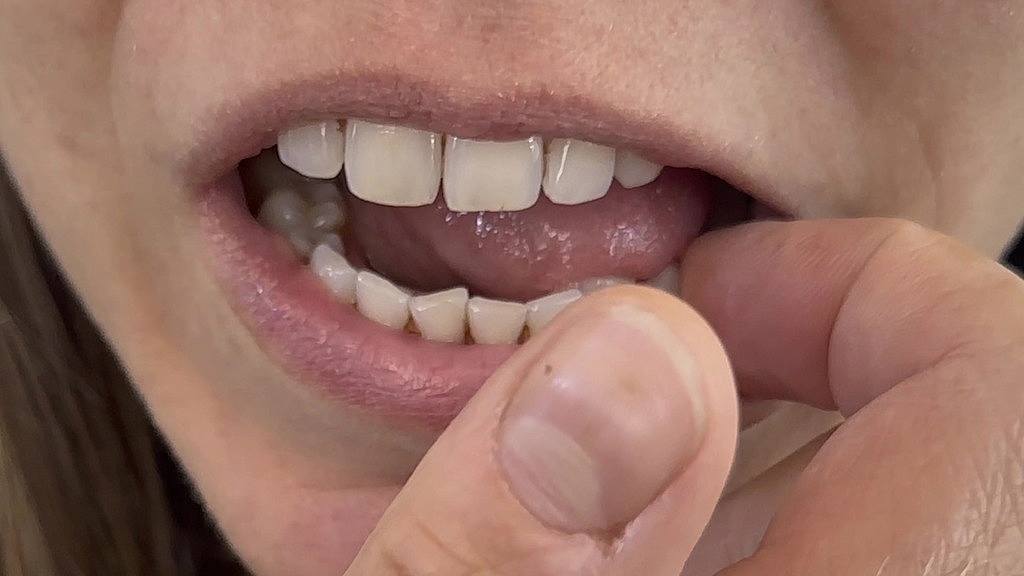 i love a good mouthful. mouth eating fetish 2 (Wamgirlx) i love a good mouthful. mouth eating fetish 2 (Wamgirlx)