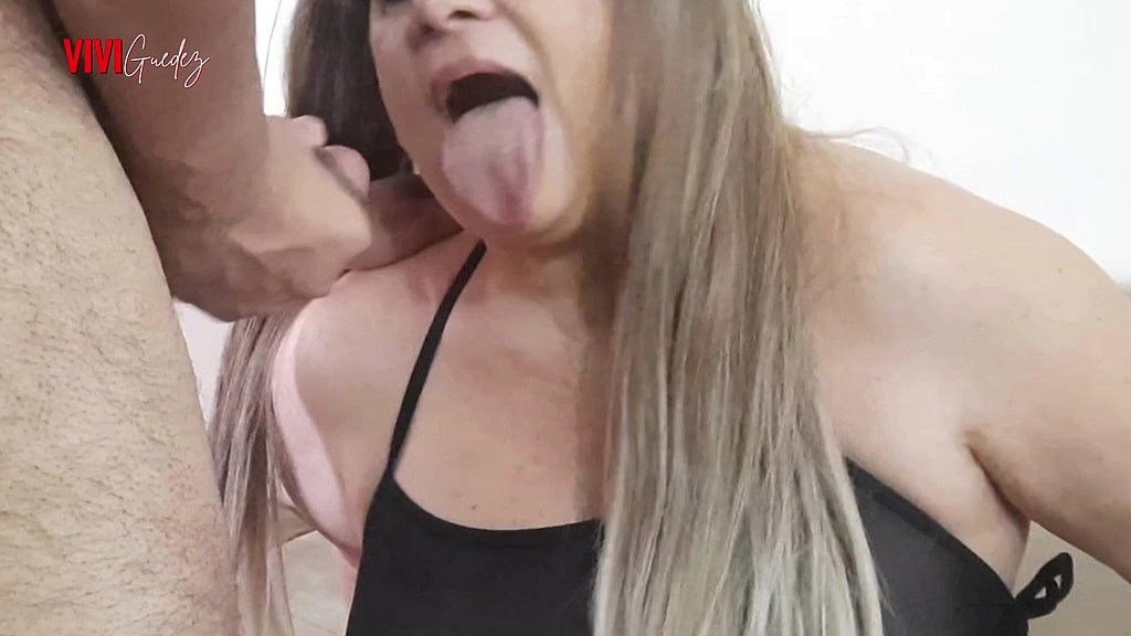 family bitching in this exclusive video. (Dick Hot, Vivi Guedez) family bitching in this exclusive video. (Dick Hot, Vivi Guedez)