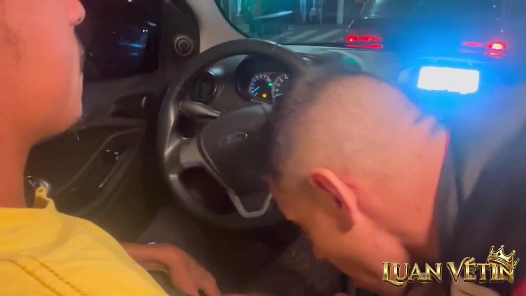 putaria dentro do carro do uber no centro de sao paulo (Mii Angels,Dluquinha,Johny Will,Luan Vetin) putaria dentro do carro do uber no centro de sao paulo (Mii Angels,Dluquinha,Johny Will,Luan Vetin)